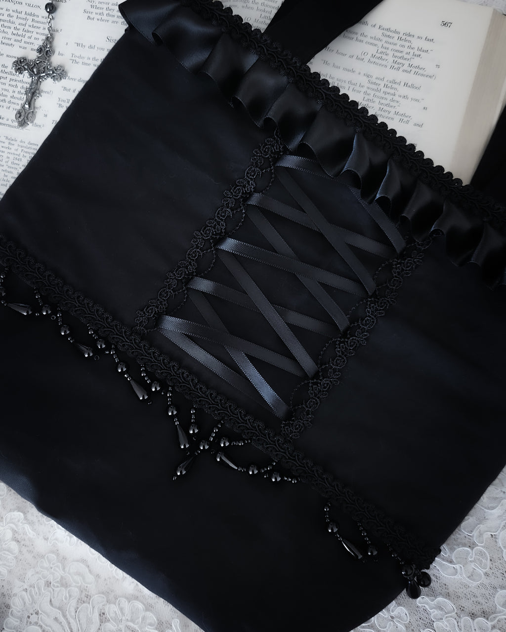 'MOURNING MOON' Tote Bag