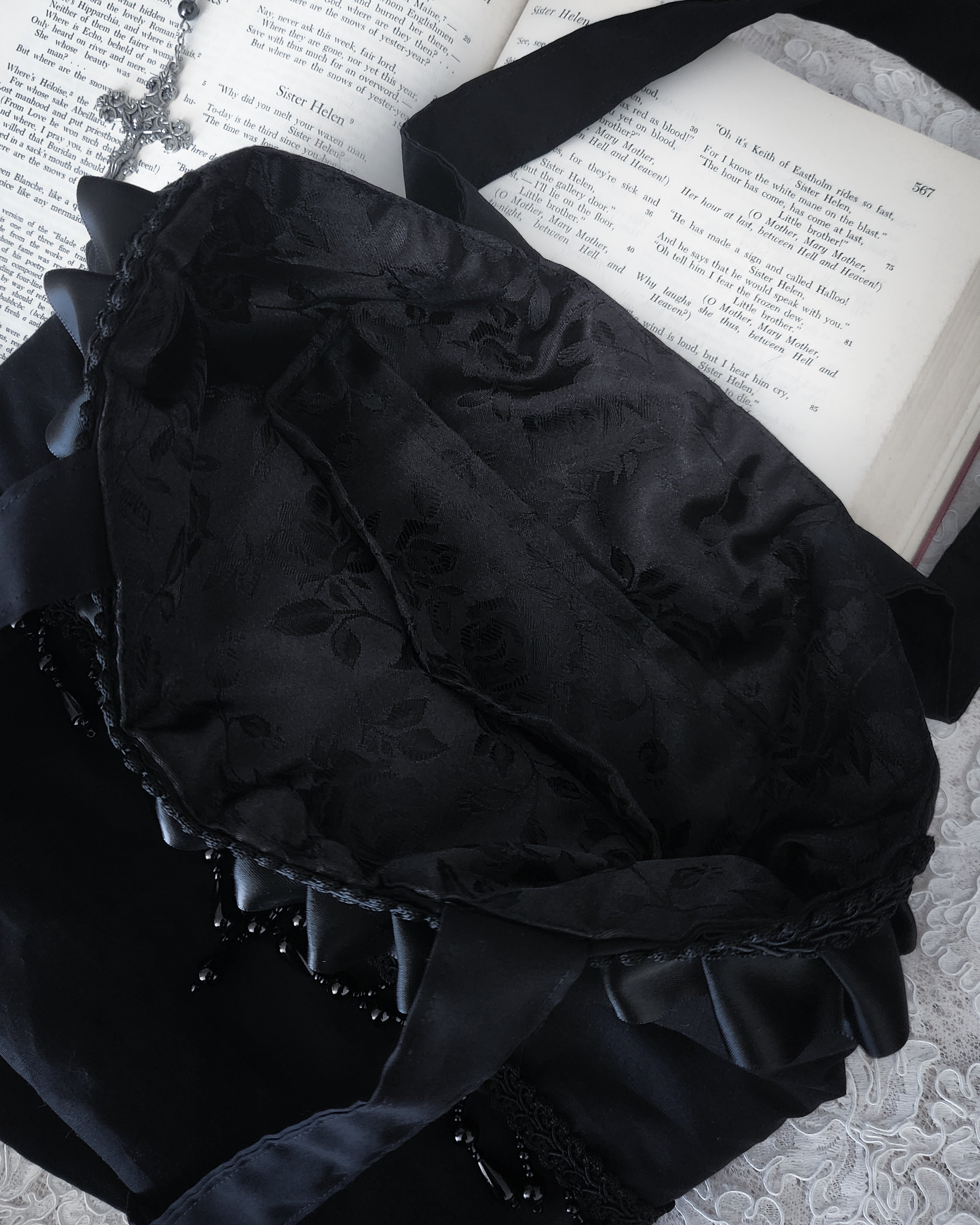 'MOURNING MOON' Tote Bag