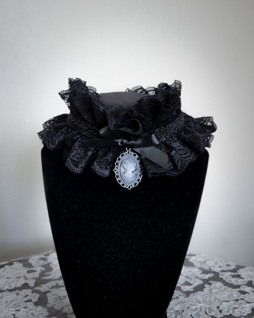 'EULOGY' Choker