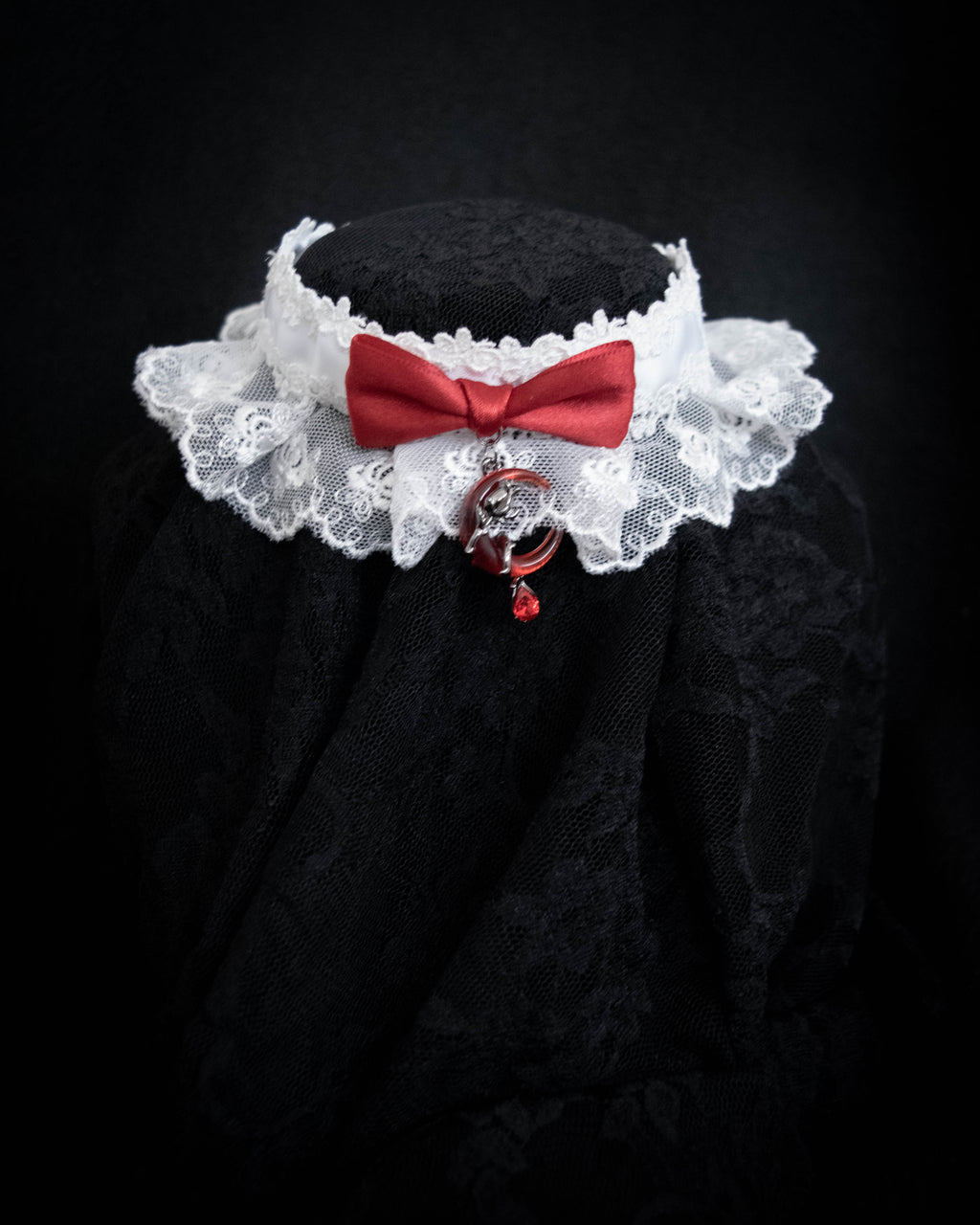 'BLOOD MOON' Choker