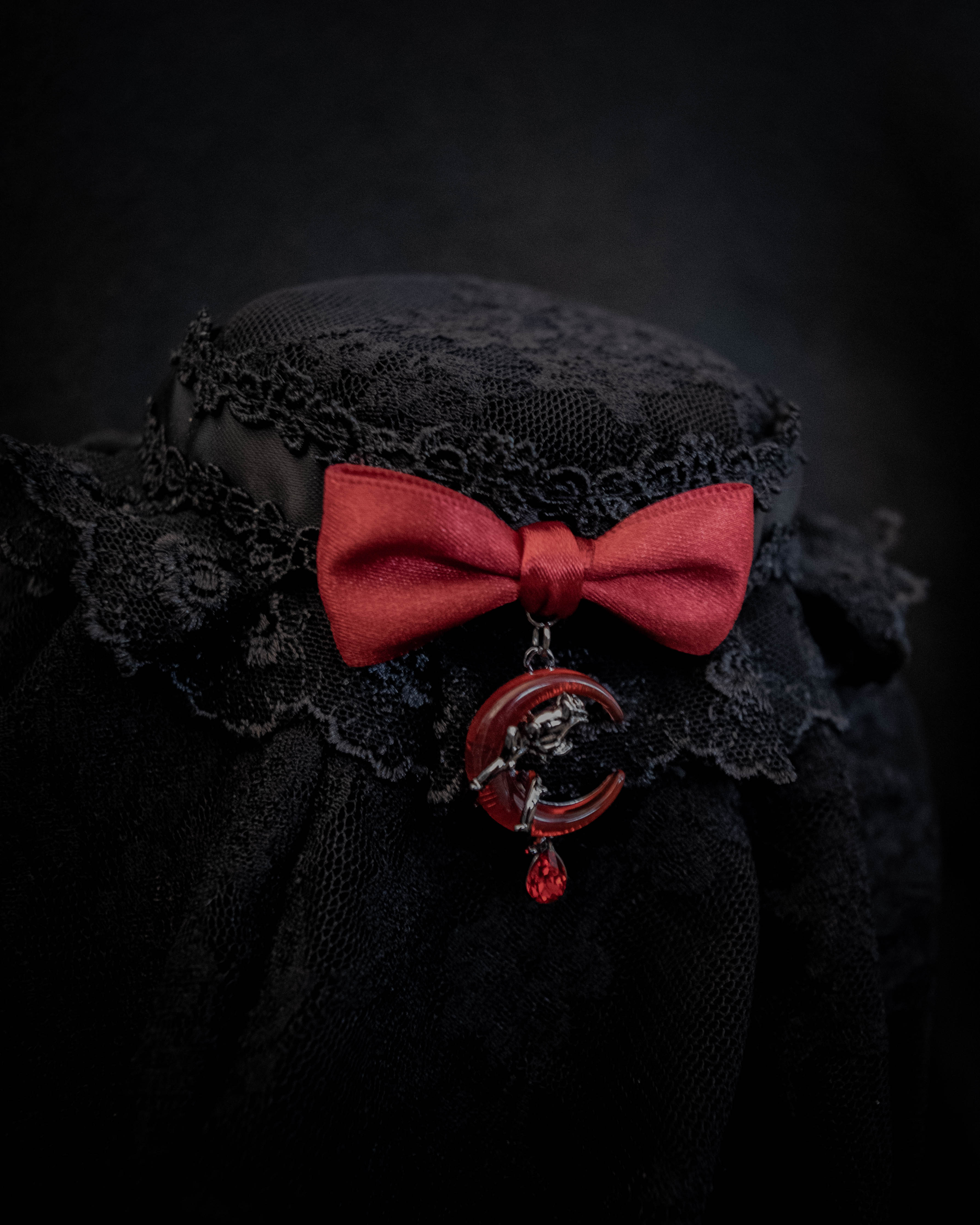'BLOOD MOON' Choker