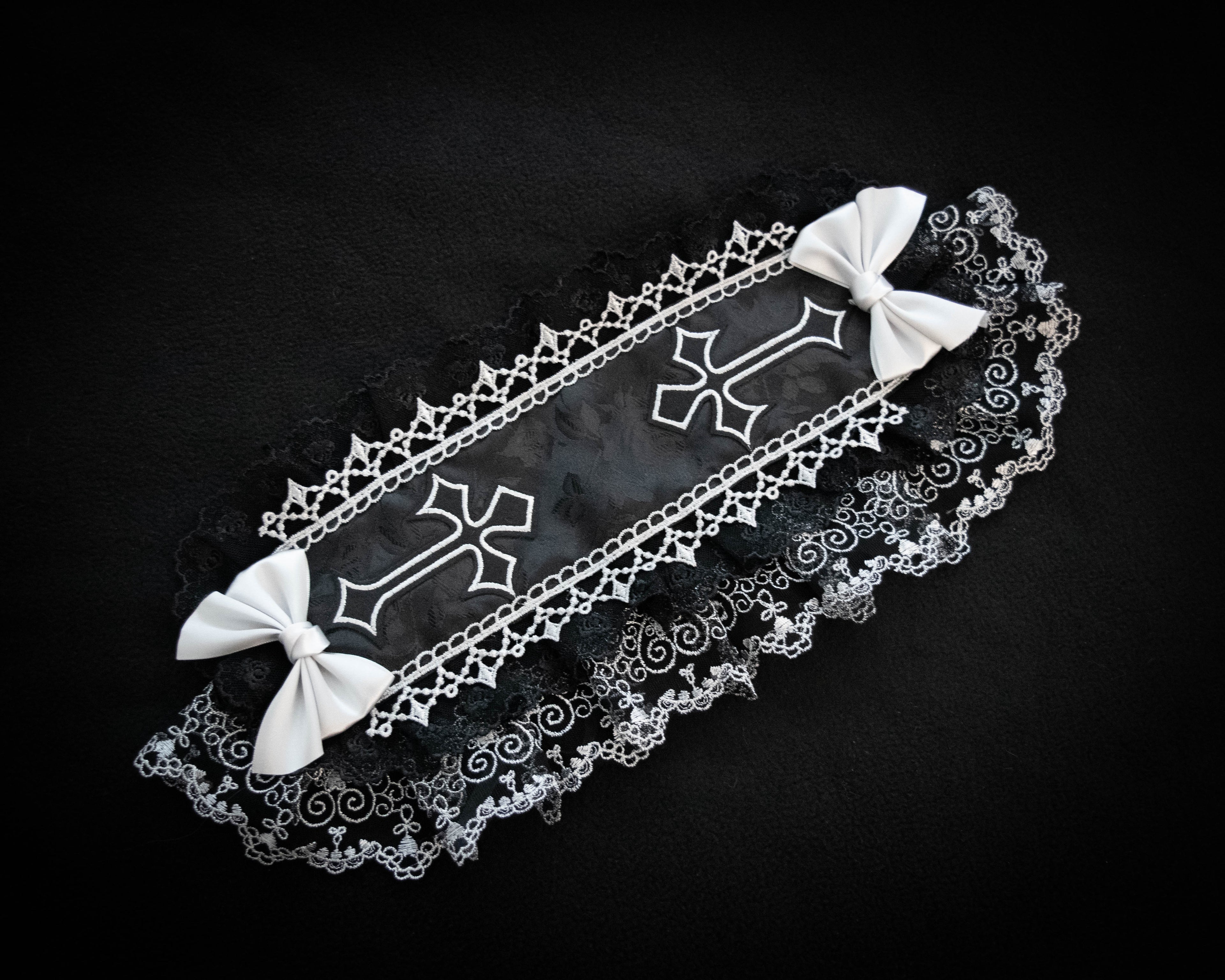 'VIVAMUS' Half Bonnet