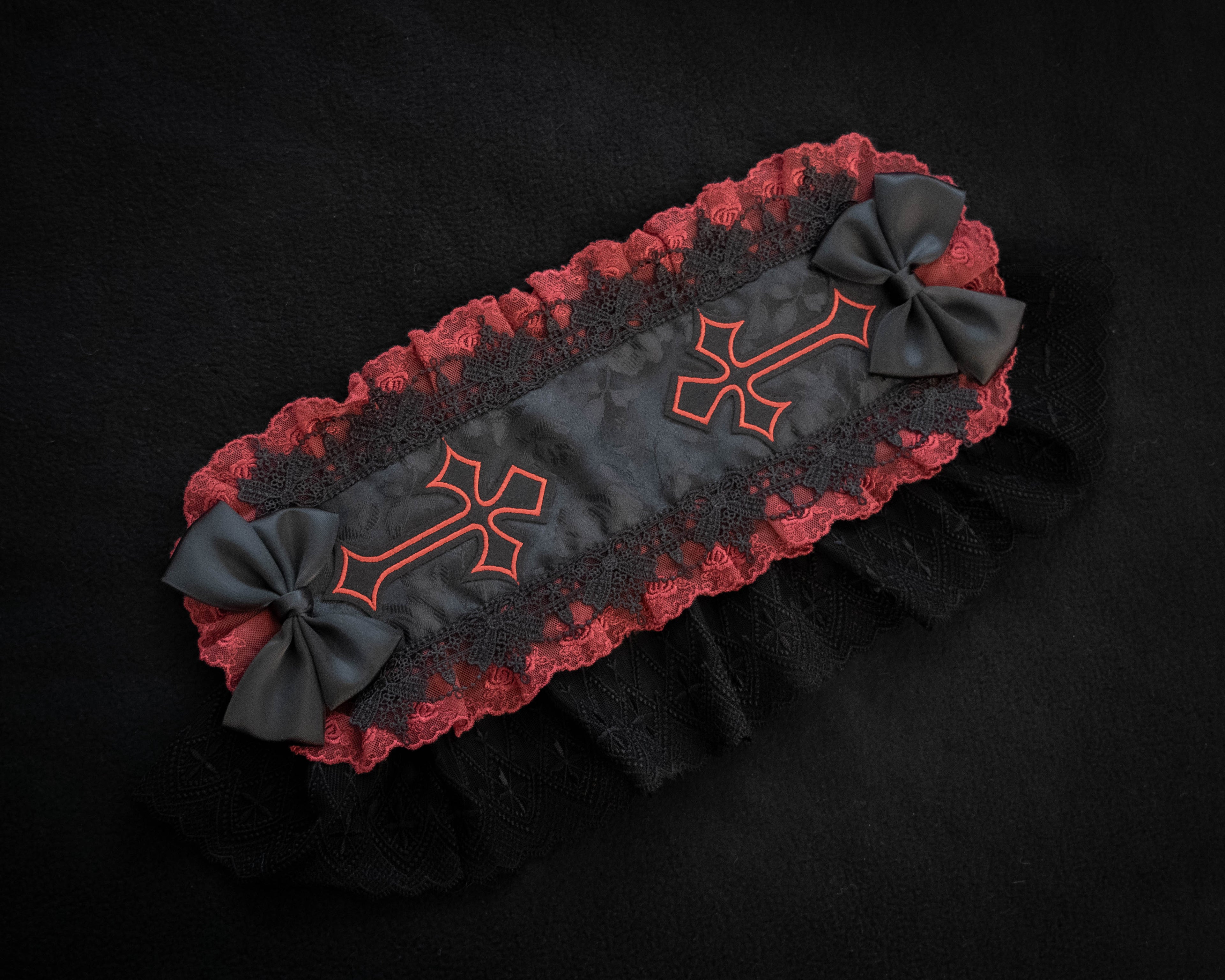 'VIVAMUS' Half Bonnet