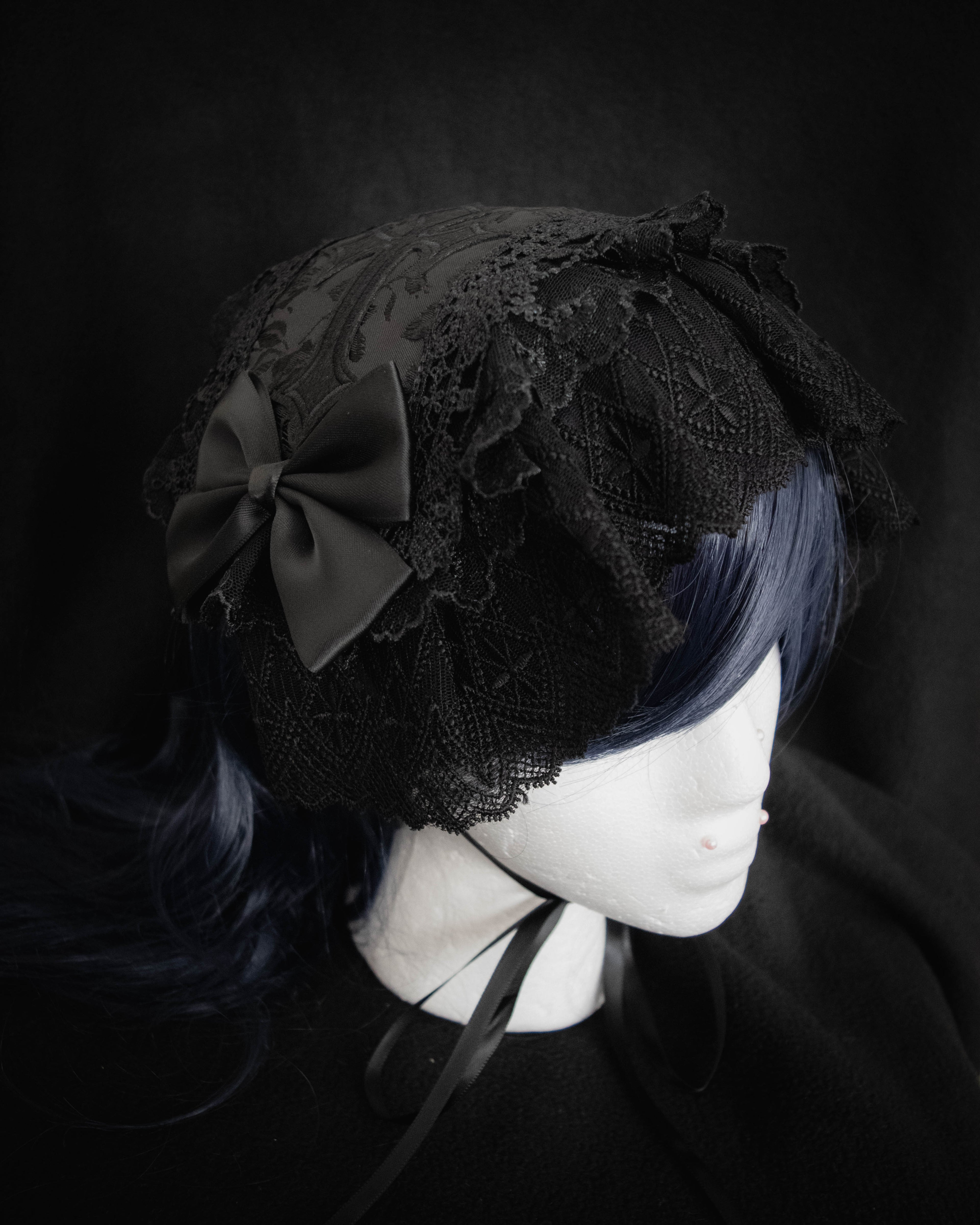 'VIVAMUS' Half Bonnet